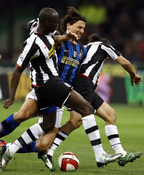 意媒：那不勒斯仍未能敲定胡安卢，狼队与森林已加入竞争