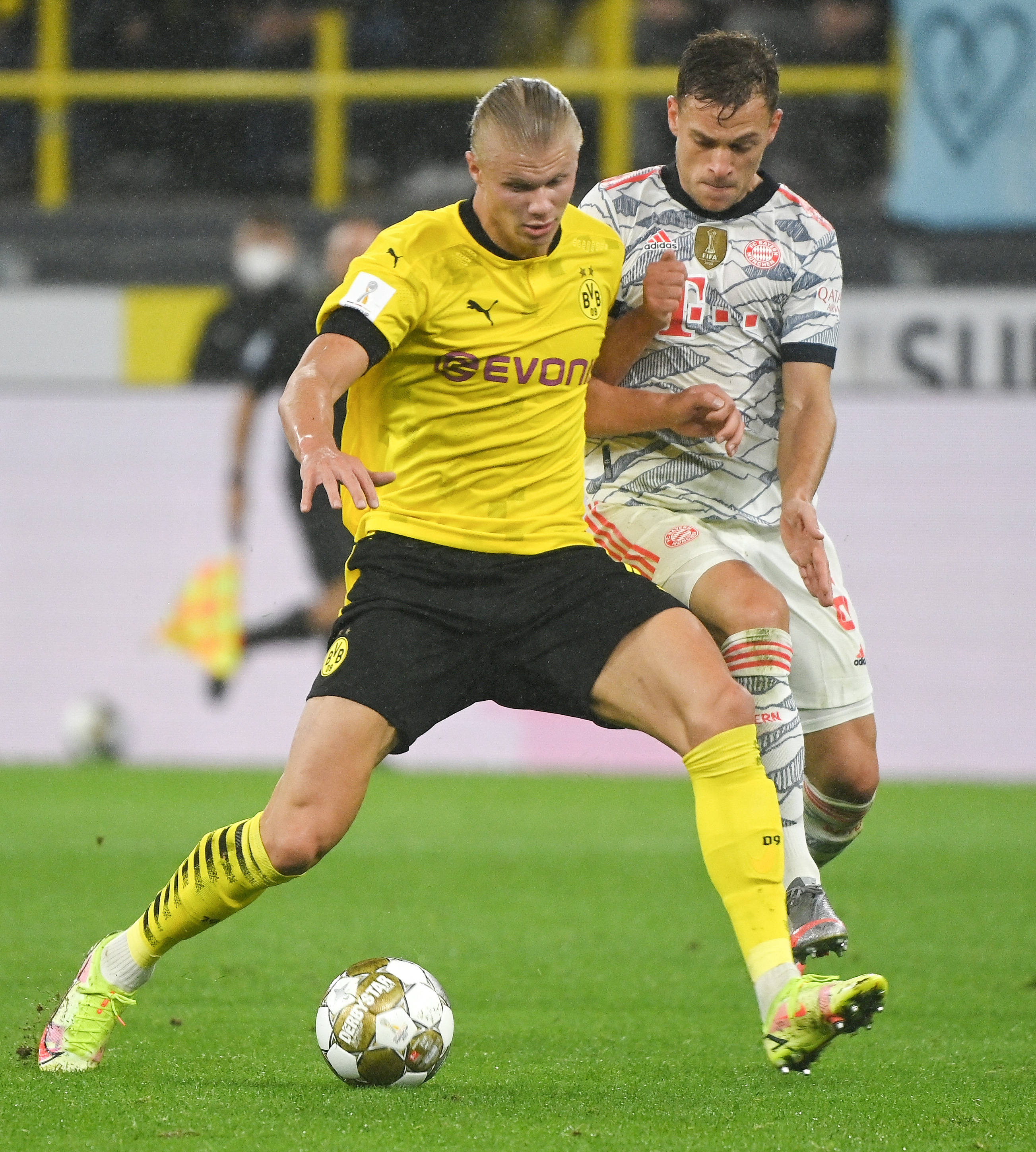 2026年世界杯小组抽签仪式，日本队10号竟如此反应，深夜点击量超百万