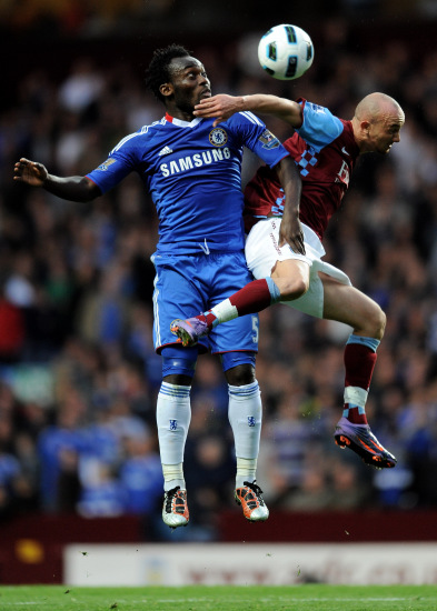 图卢兹加纳国脚阿布-弗朗西斯友谊赛重伤，法甲官方送上祝福